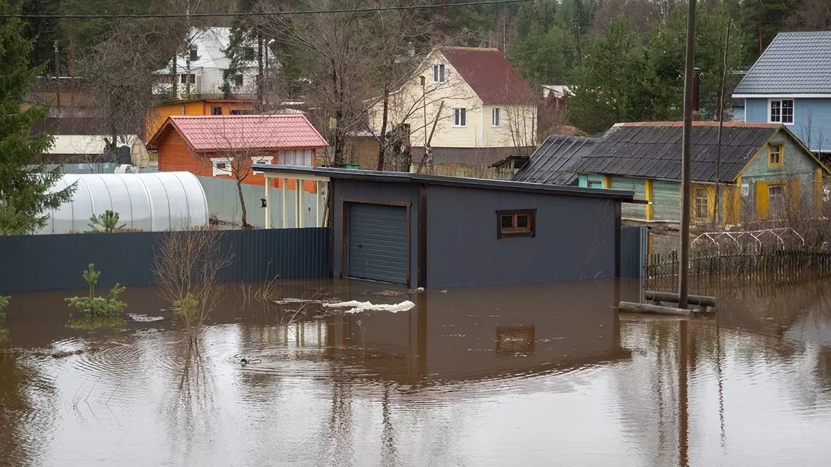 Карельский фотограф запечатлел потоп в деревне Вилга