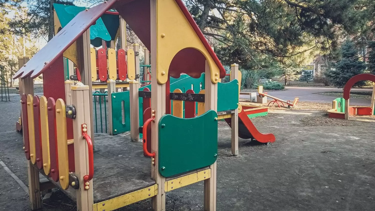 Детская площадка играет большую роль в выборе квартиры для семей с детьми