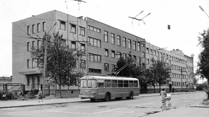 Троллейбус у Товарной станции, 80-е гг.